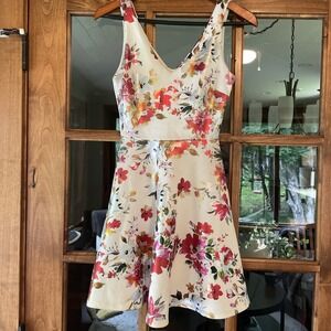 Soprano Shimmering Floral Print Dress Fit and Flare A-Line Size XS‎ Bridal Party